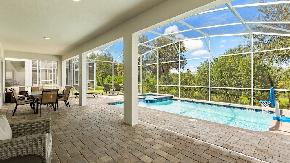Championsgate Family Homepool, Hot Tub & Cinema