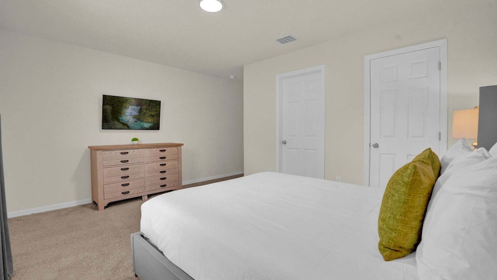 Upstay: Large Resort Home w Private Pool & Hot Tub
