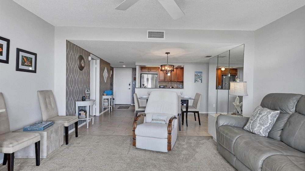 Anchorage Resort Siesta Key 6th Floor 2 bedroom Condo Beach Access 2 Condo