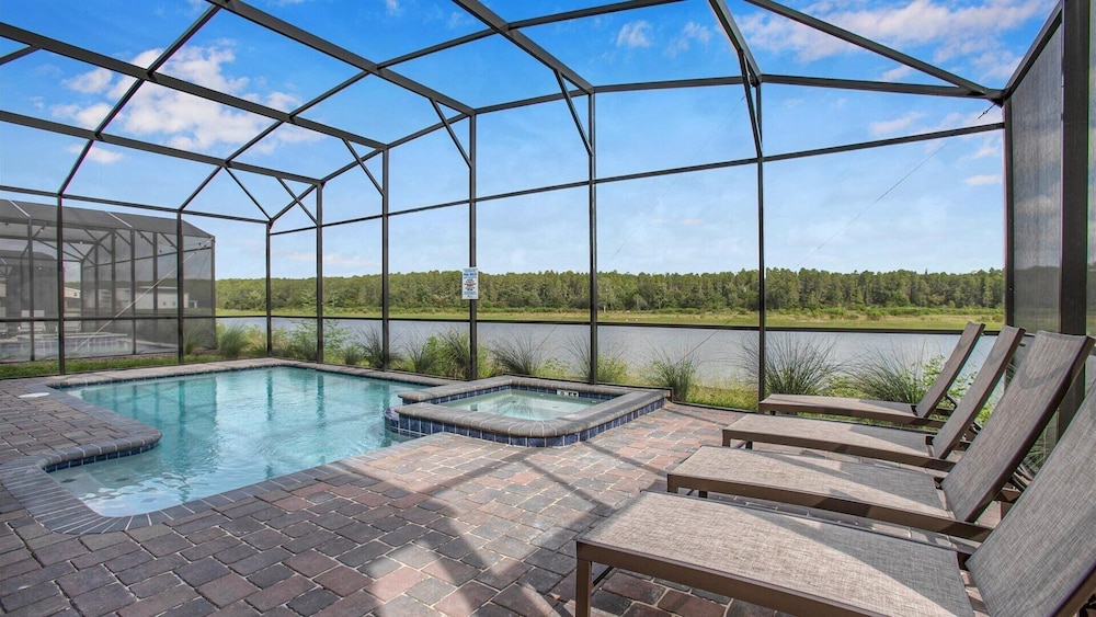 Storey Lake Resort 7 Bedroom Home with Game Room+Pool 7 Home