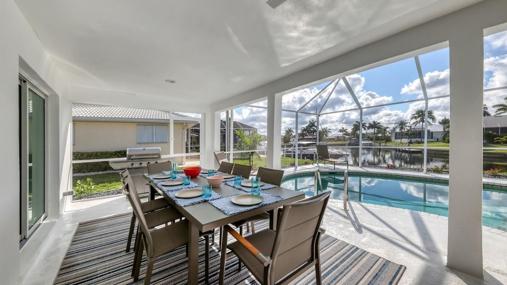 Bird Section Punta Gorda Isles, Dog Friendly, Canal, Kayaks 3 Bedroom Home