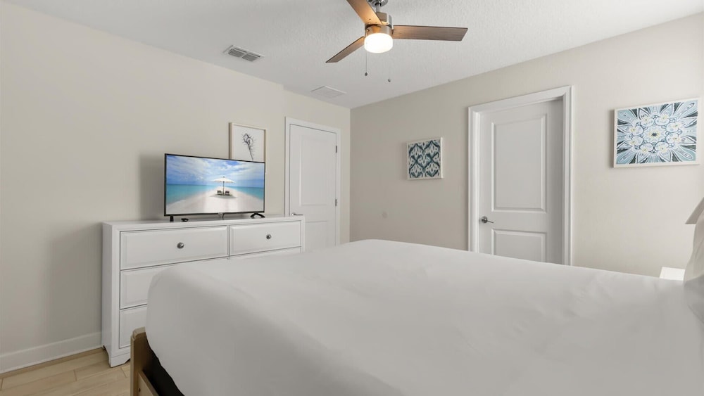 Championsgate Family Homepool, Hot Tub & Cinema