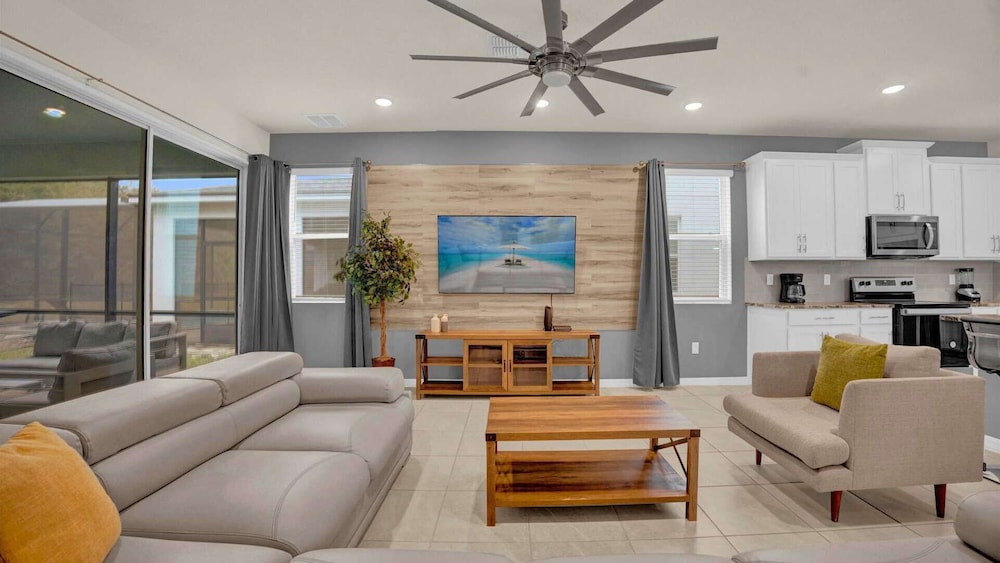 Upstay: Large Resort Home w Private Pool & Hot Tub