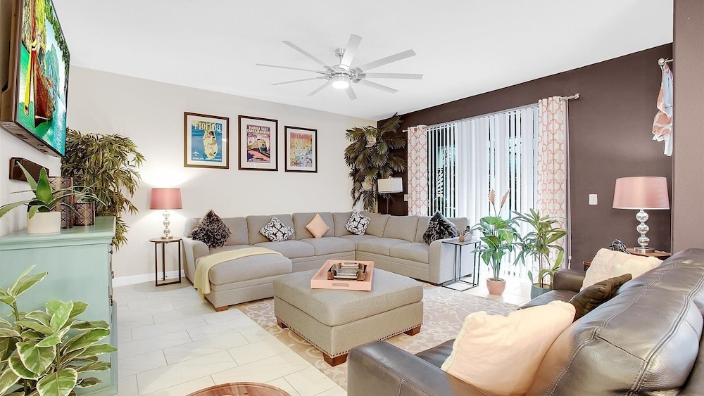 Solterra Resort 5 Bedroom Home with Pool Spa Game Room 5 Home