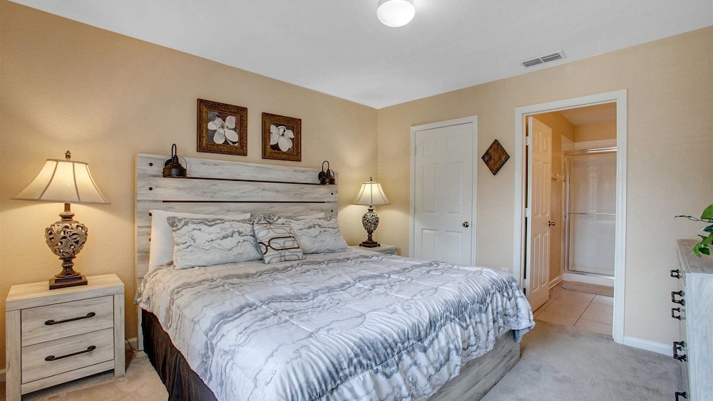 2605 Daulby Street view 4