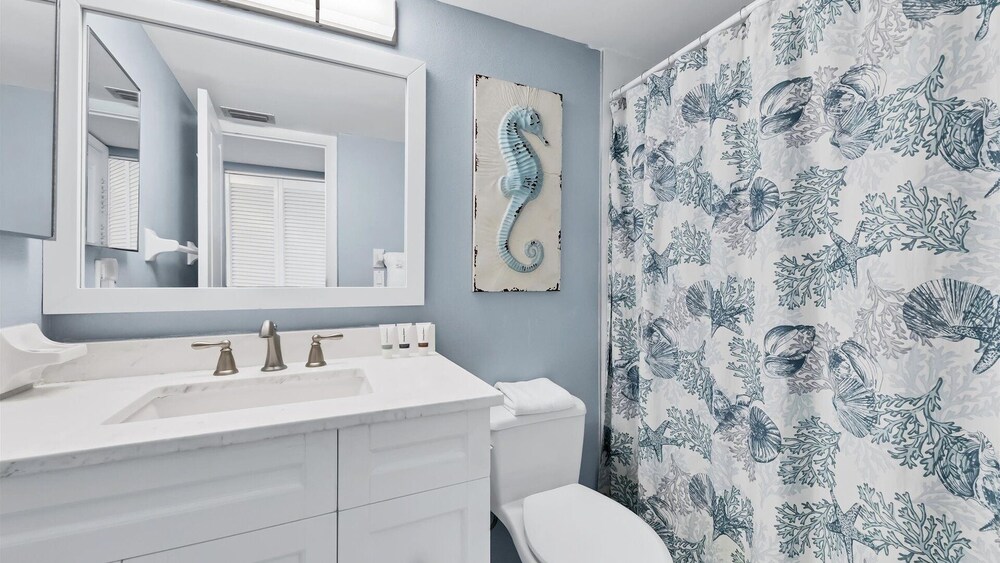 Anchorage Resort 7th Fl 2 Bedroom Condo with Beach Access 2 Condo
