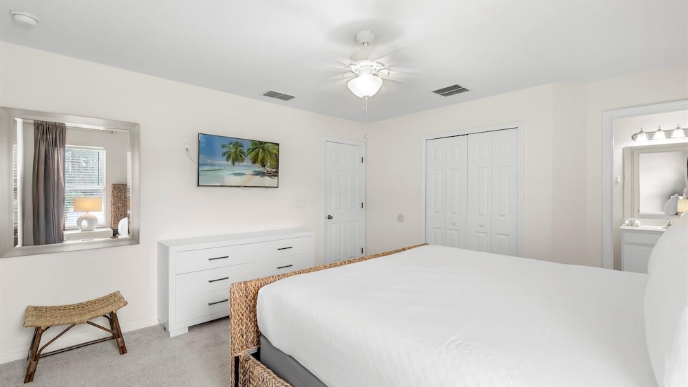 Spacious 4BR Family Townhouseprivate Pool & BBQ