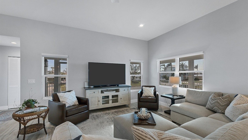 Englewood 3 Bedroom Private Pool+Spa Canal on Lemon Bay Home 3 Home