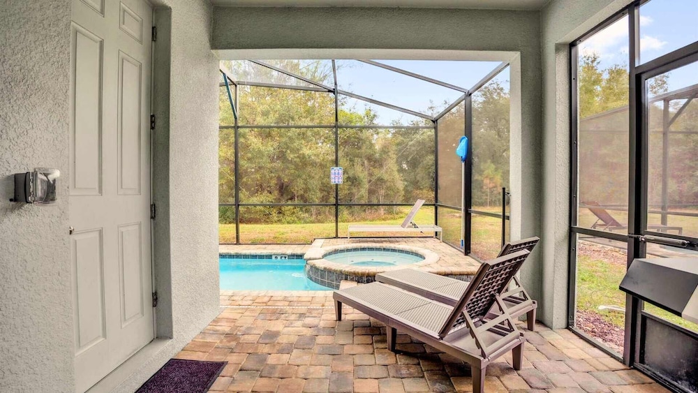 Upstay: Large Resort Home w Private Pool & Hot Tub