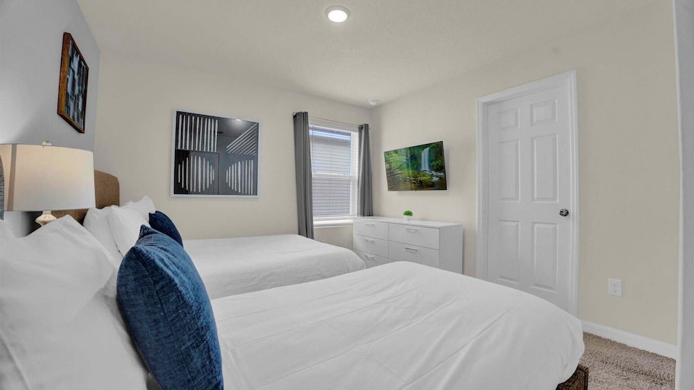 Upstay: Large Resort Home w Private Pool & Hot Tub