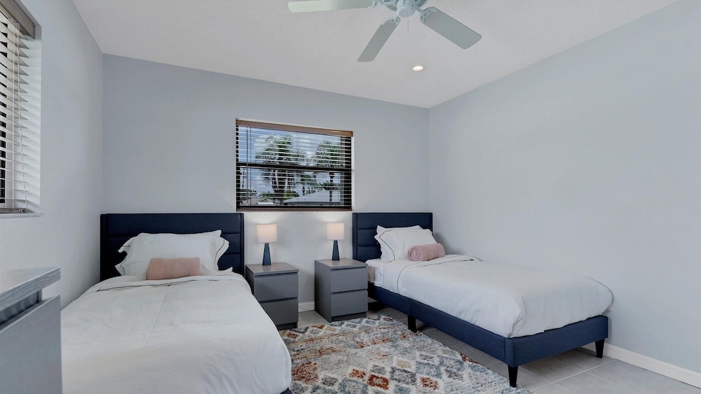 Sunset Oasis Englewood 2 Bedroom Private Pool Home Fully Fenced Yard- Dog friendly 2 Home