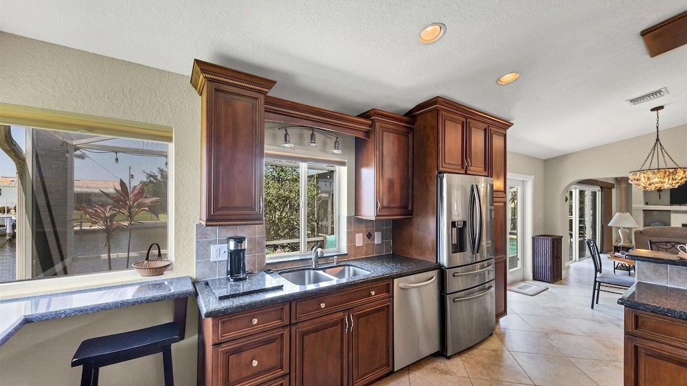 Family-friendly Waterfront 4br Pool Punta Gorda Isles 4 Bedroom Home