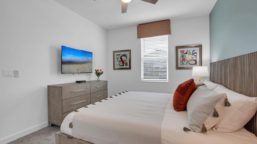 Storey Lake Resort 7 Bedroom Home with Game Room+Pool 7 Home
