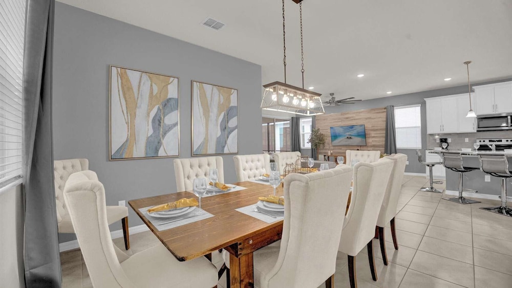 Upstay: Large Resort Home w Private Pool & Hot Tub