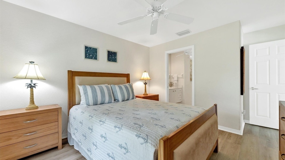 Rotonda West 3 Bedroom Private Pool/Spa Vacation Home. Only 10 miles to Gulf Beaches 3 Home