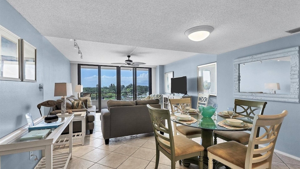 Anchorage Resort 7th Fl 2 Bedroom Condo with Beach Access 2 Condo