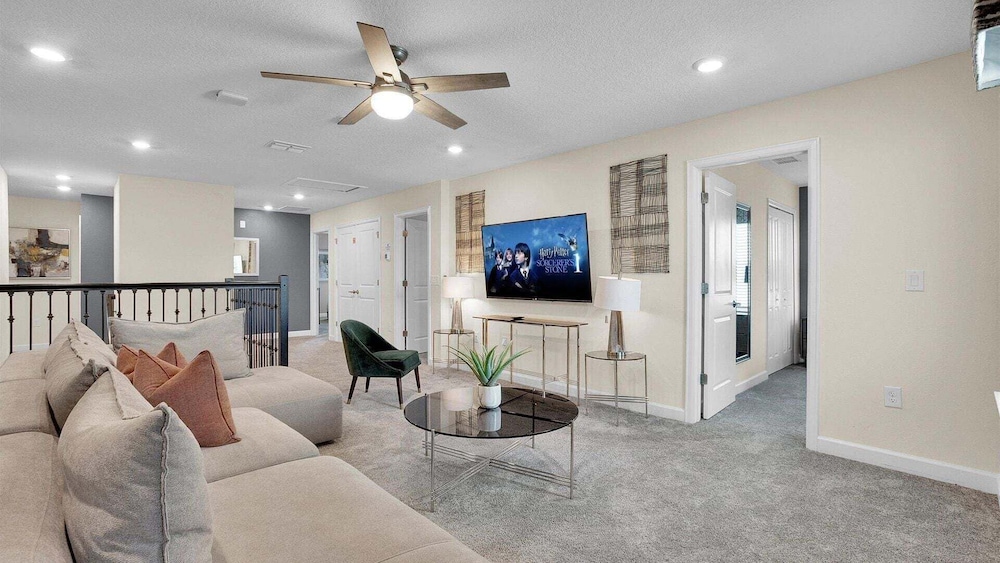 Championsgate 8 bedroom, Game room, Pool, Theater 8 Home