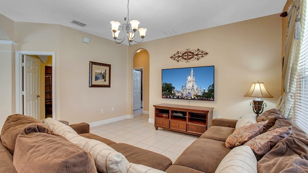 Windsor Hills Resort 6 Bedroom Home with Water Views 6 Home