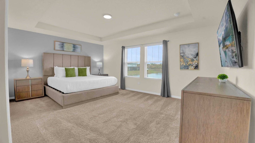 Upstay: Large Resort Home w Private Pool & Hot Tub