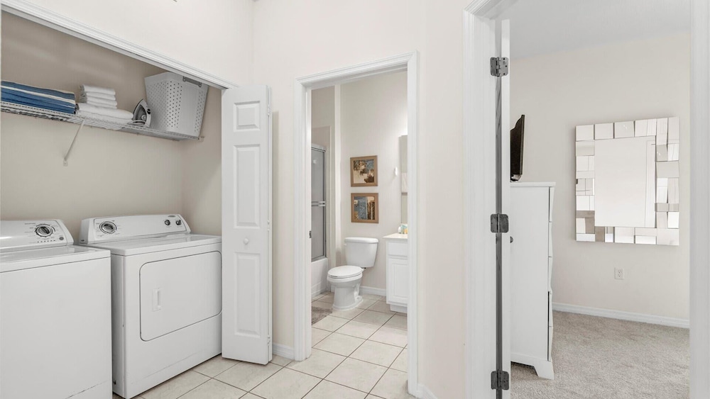Spacious 4BR Family Townhouseprivate Pool & BBQ