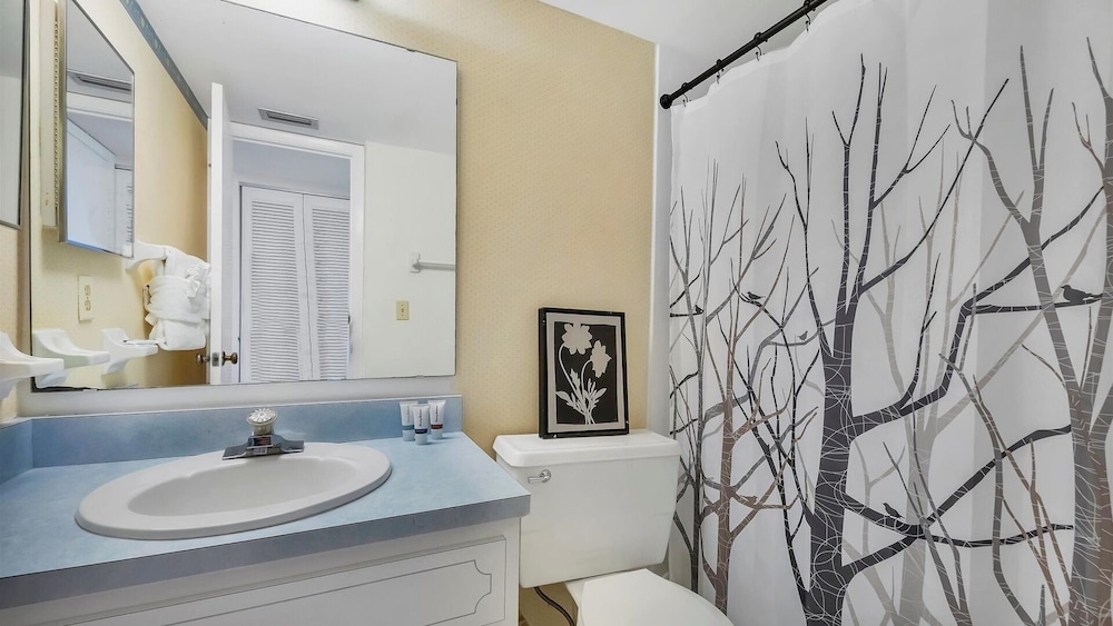 Anchorage Resort 3rd Floor Two Bedroom Condo with Beach Access 2 Condo