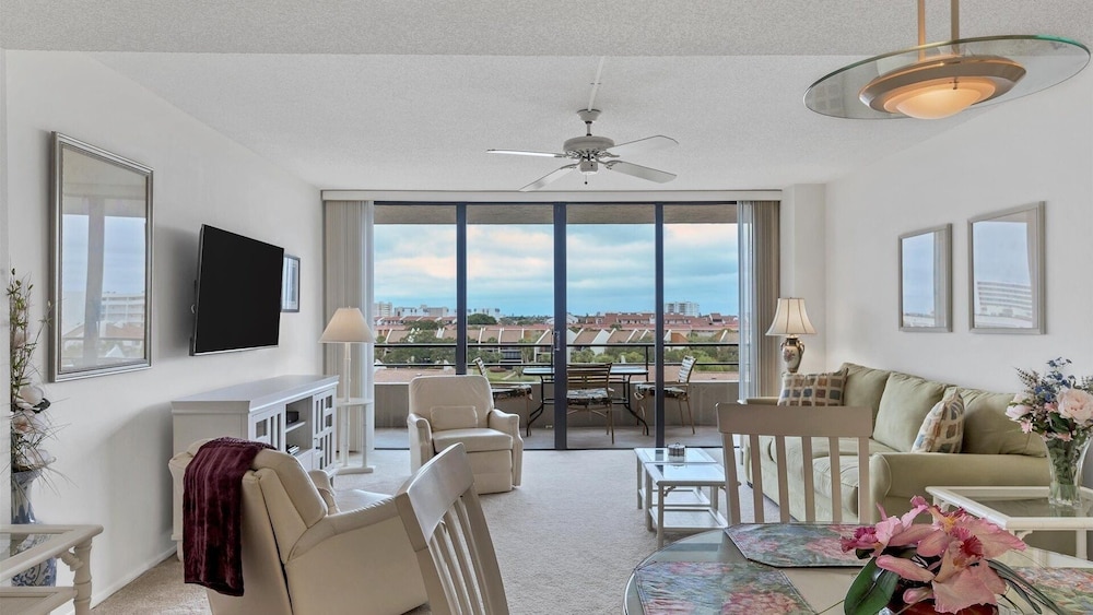 Anchorage Resort 6th Floor 2 bedroom Condo on Siesta Key 2 Condo