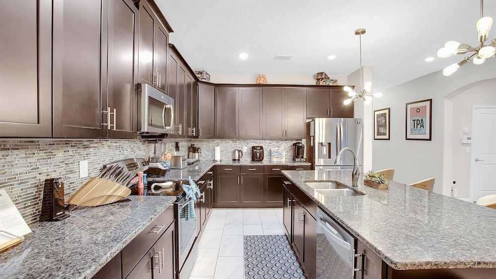 Solterra Resort 5 Bedroom Home with Pool Spa Game Room 5 Home