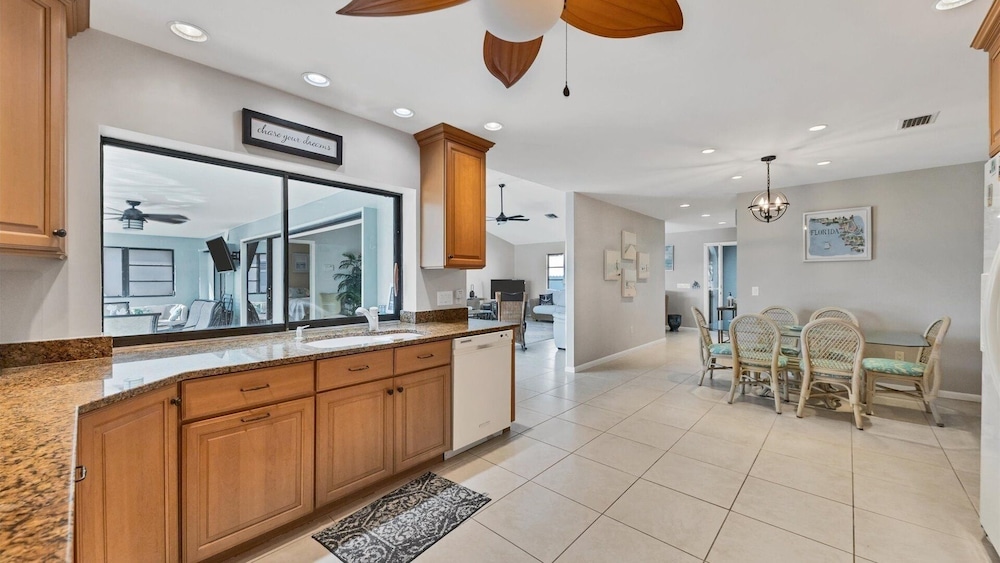 Punta Gorda Isles Private Pool/spa Home On Canal/ Bikes 3 Bedroom Home