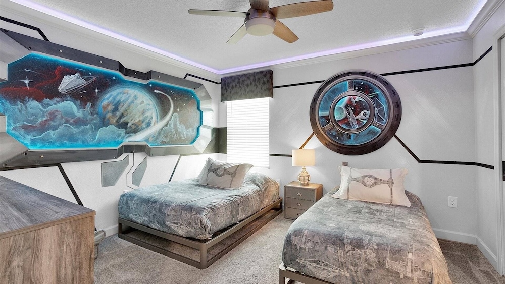 Championsgate 8 bedroom, Game room, Pool, Theater 8 Home