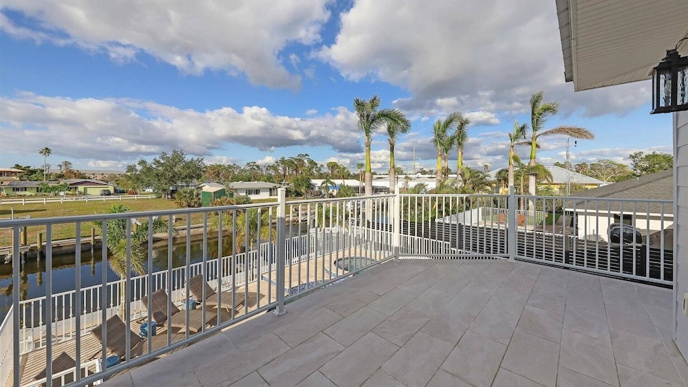 Englewood 3 Bedroom Private Pool+Spa Canal on Lemon Bay Home 3 Home