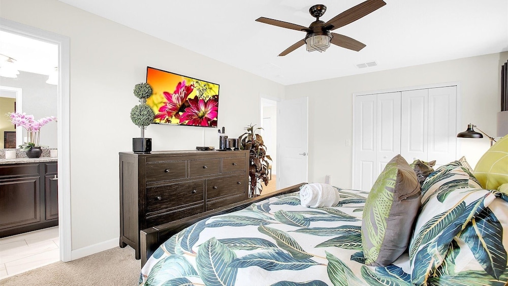 Solterra Resort 5 Bedroom Home with Pool Spa Game Room 5 Home