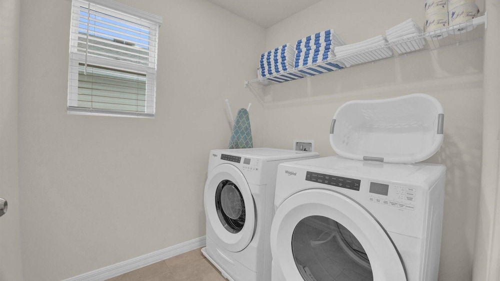 Upstay: Large Resort Home w Private Pool & Hot Tub