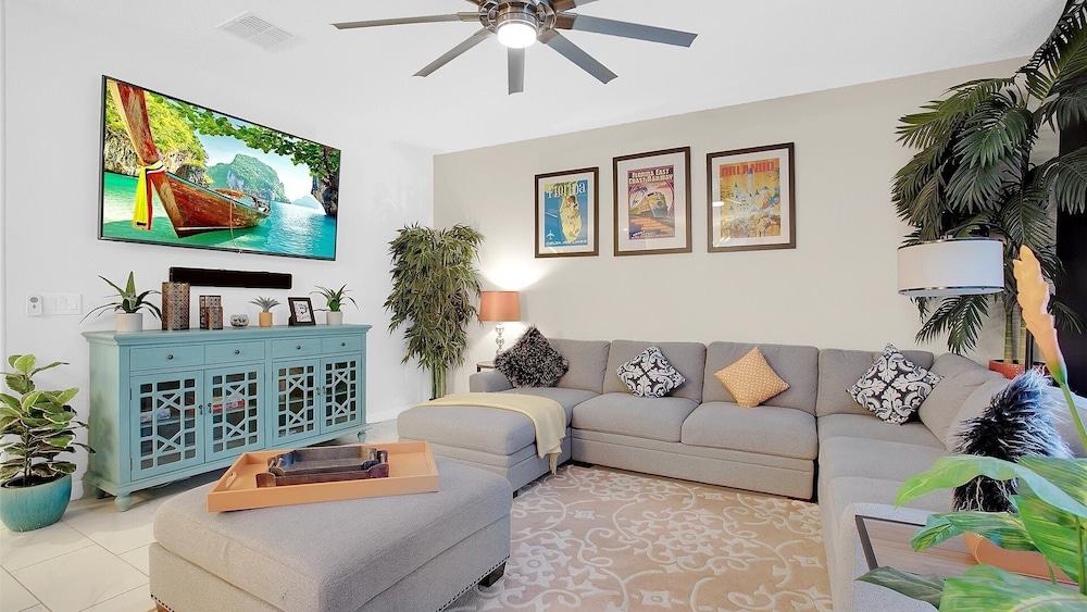 Solterra Resort 5 Bedroom Home with Pool Spa Game Room 5 Home
