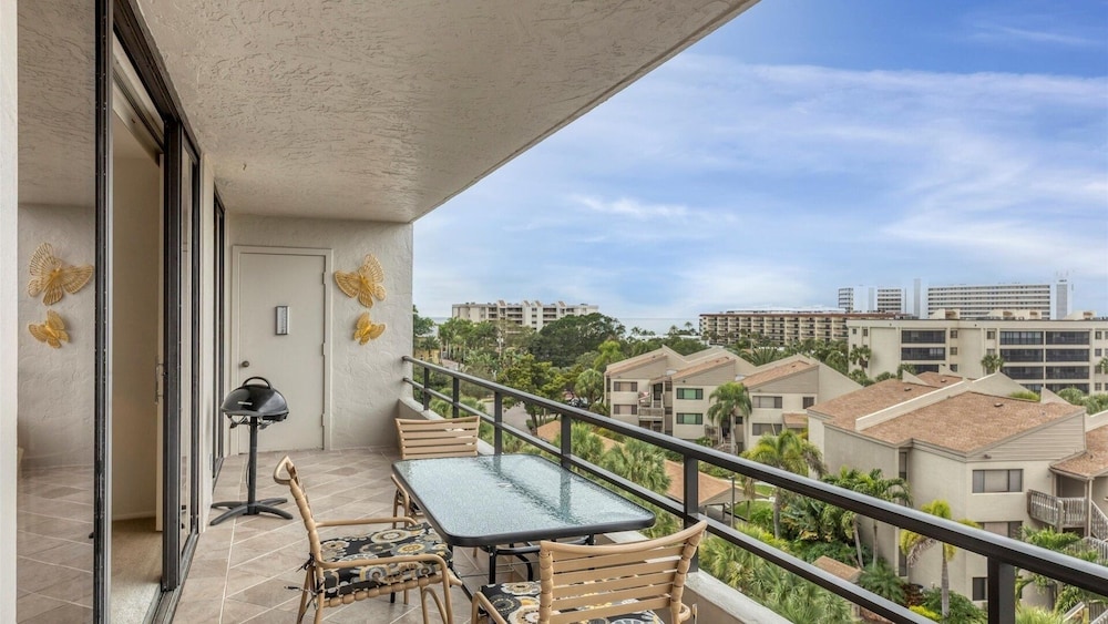 Anchorage Resort 6th Floor 2 bedroom Condo on Siesta Key 2 Condo