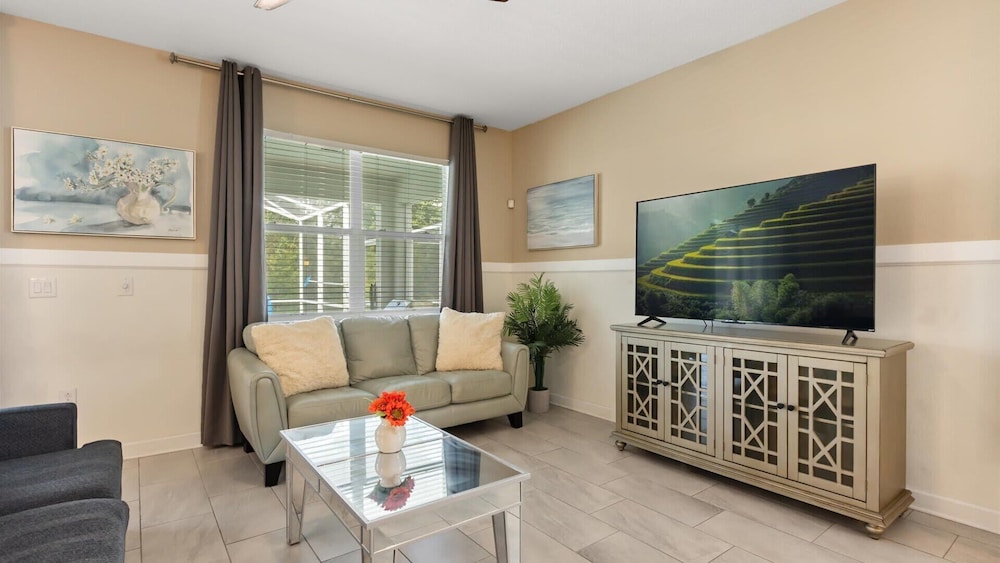 Championsgate Family Homepool, Hot Tub & Cinema