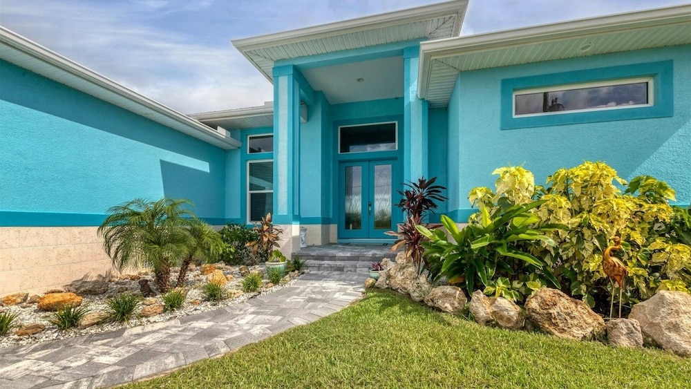 South Gulf Cove 3 Bedroom Canal Pool Home 3 Home