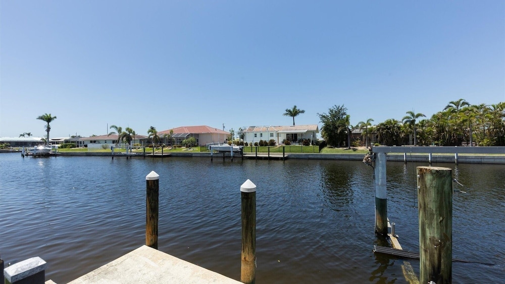Family-friendly Waterfront 4br Pool Punta Gorda Isles 4 Bedroom Home