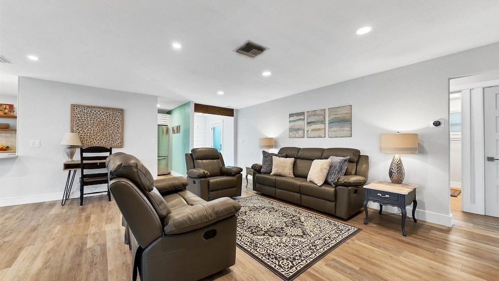 Punta Gorda Isles 3-Bedroom Private Pool Home on Canal with Dock 3 Home