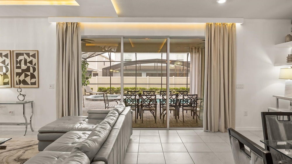Exquisite 10br Luxury Villa Pool Hot Tub Arcade
