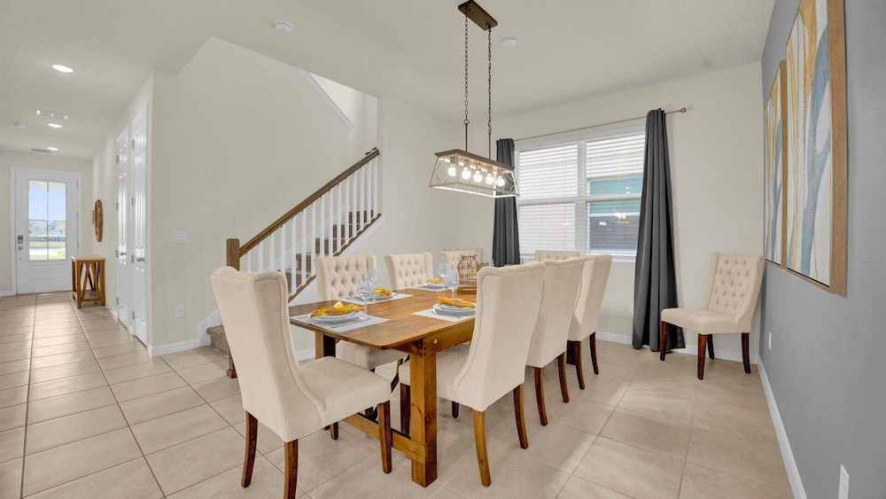 Upstay: Large Resort Home w Private Pool & Hot Tub