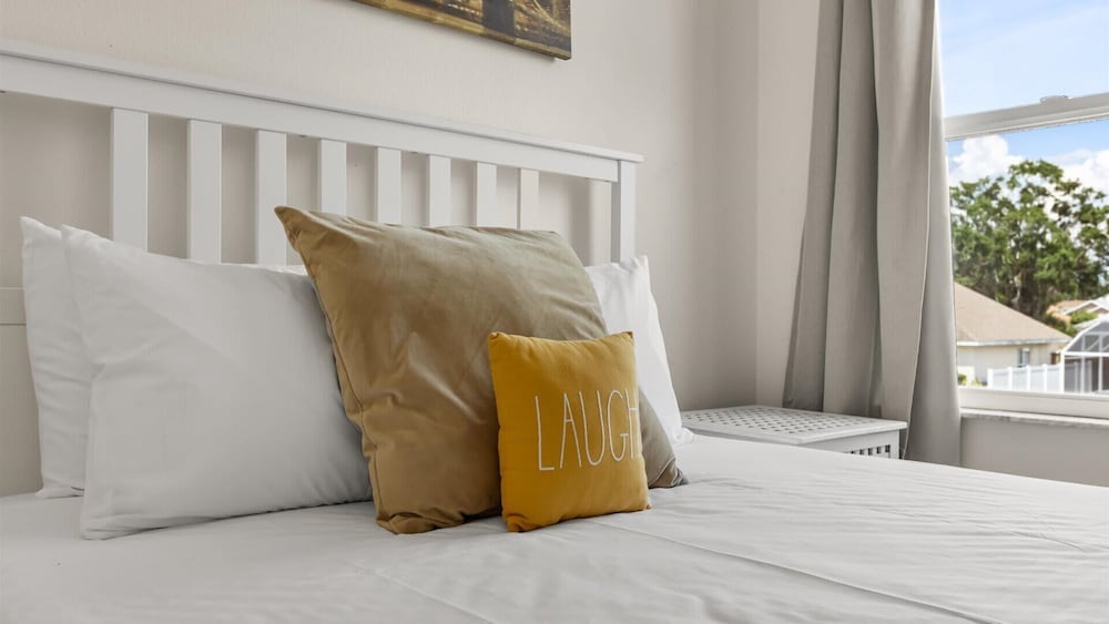 Upstay: Bright Family-friendly Retreat With Patio