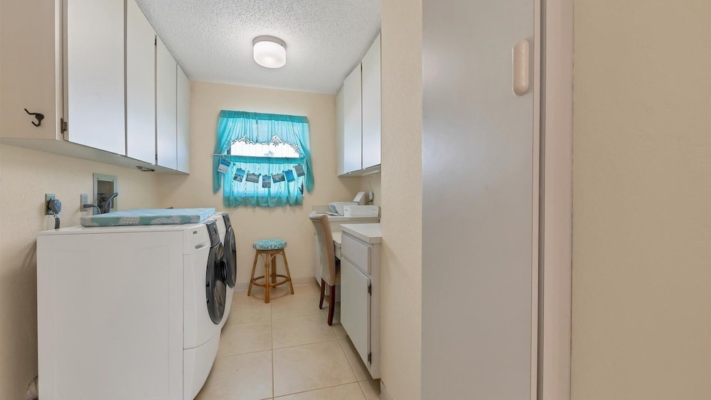 Punta Gorda Isles Private Pool/spa Home On Canal/ Bikes 3 Bedroom Home