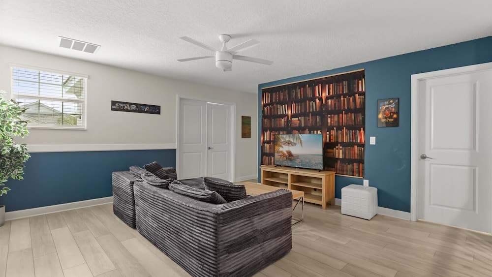 Championsgate Family Homepool, Hot Tub & Cinema