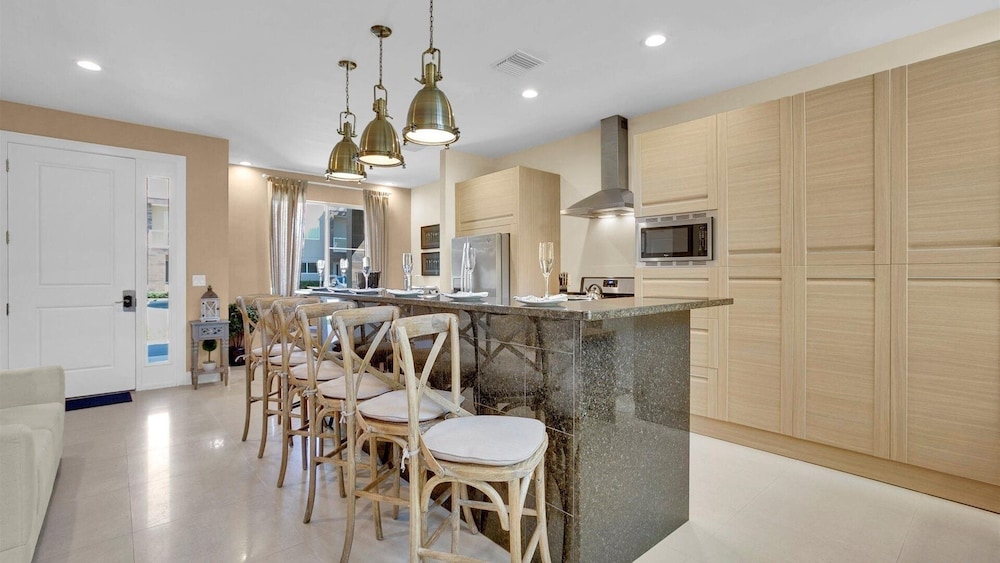 Magic Village Resort 4 Bedroom townhome with Outdoor Kitchen 4 Townhouse