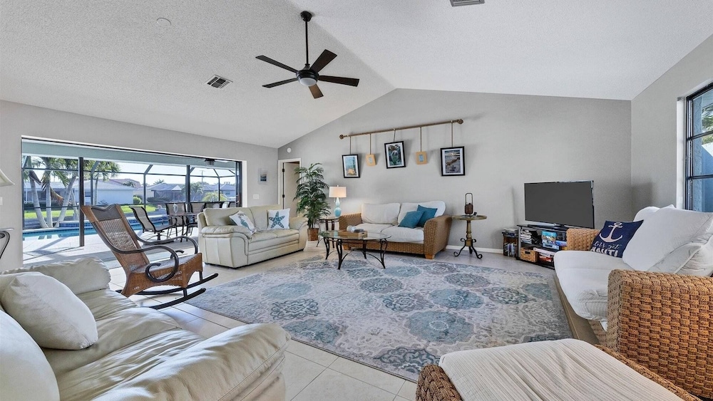 Punta Gorda Isles Private Pool/spa Home On Canal/ Bikes 3 Bedroom Home