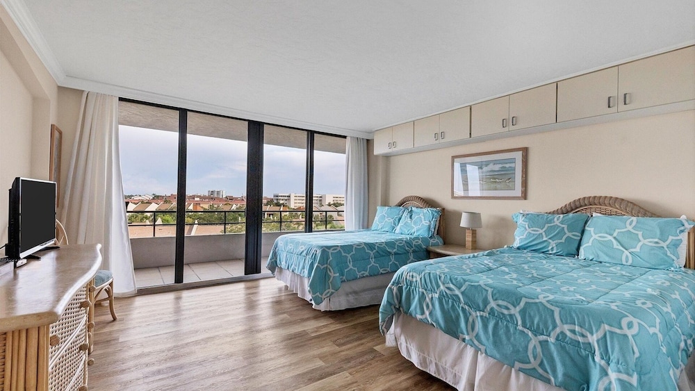 Anchorage Resort 3 bedroom Luxury Condo w Balcony, Pool Table, Near Beach 3 Condo