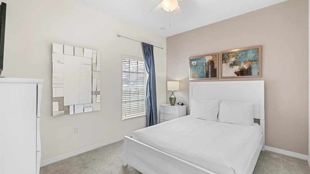 Spacious 4BR Family Townhouseprivate Pool & BBQ