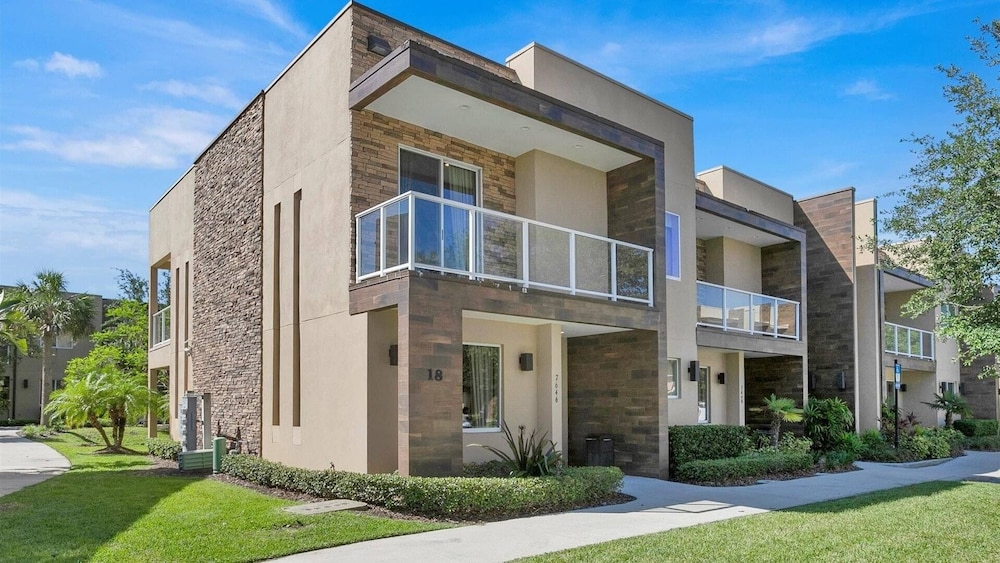 Magic Village Resort 4 Bedroom townhome with Outdoor Kitchen 4 Townhouse