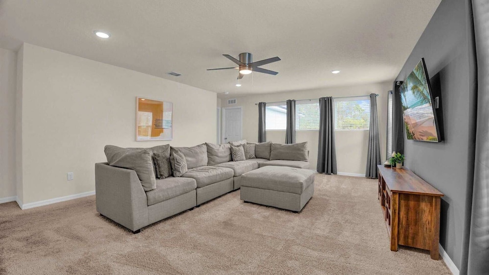 Upstay: Large Resort Home w Private Pool & Hot Tub