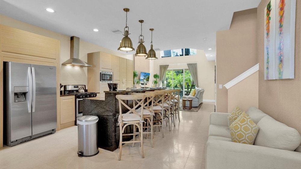 Magic Village Resort 4 Bedroom townhome with Outdoor Kitchen 4 Townhouse